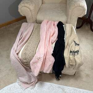 Lot‎ of 5 Assorted Scarves